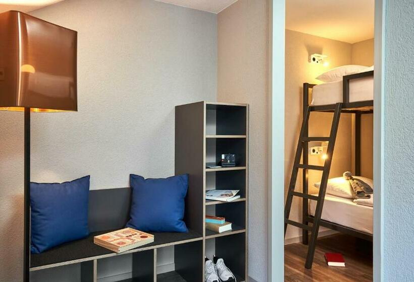 Семейный Номер, The Hey Hotel