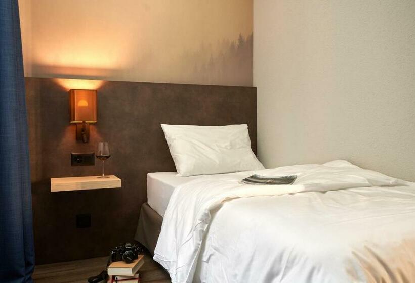 Номер Стандарт Индивидуальный, The Hey Hotel