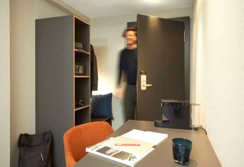 اتاق استاندارد یک نفره, The Hey Hotel