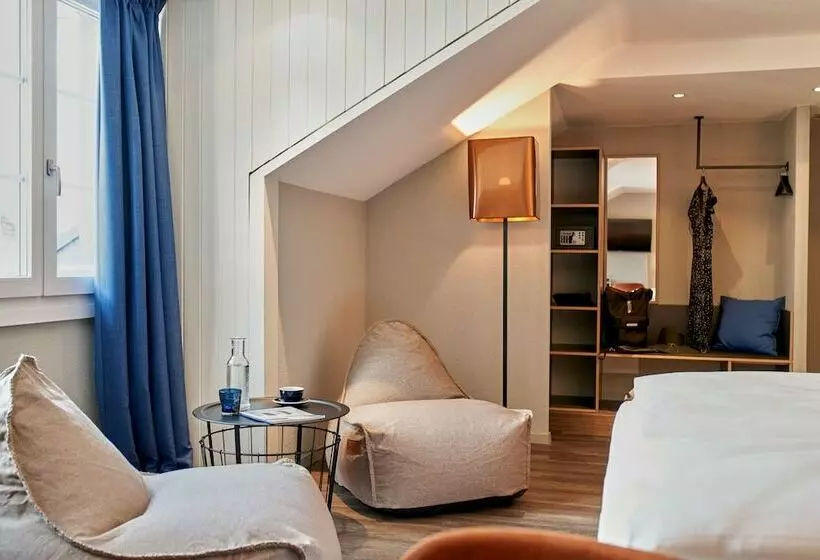 اتاق استاندارد یک نفره, The Hey Hotel