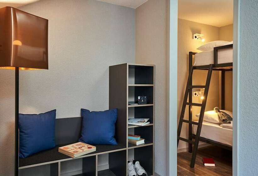 ファミリールーム, The Hey Hotel