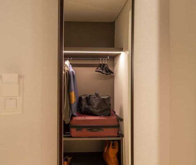 ビジネスルーム, Walhalla