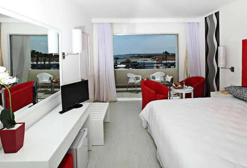 스탠다드 룸 측면 바다 전망, Dome Beach Marina Hotel & Resort