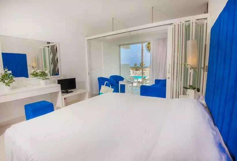 プールビューファミリールーム, Dome Beach Marina Hotel & Resort