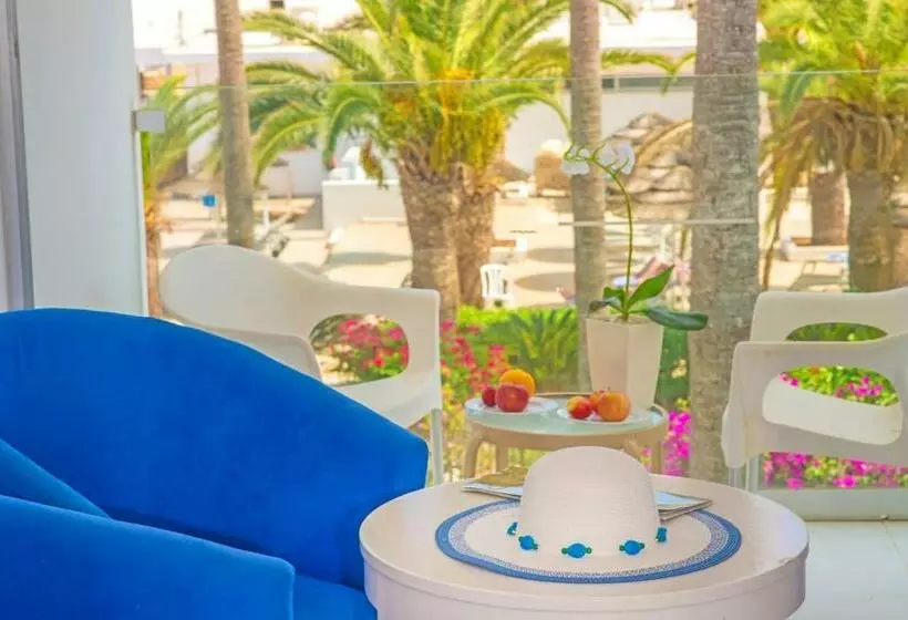 プールビューファミリールーム, Dome Beach Marina Hotel & Resort