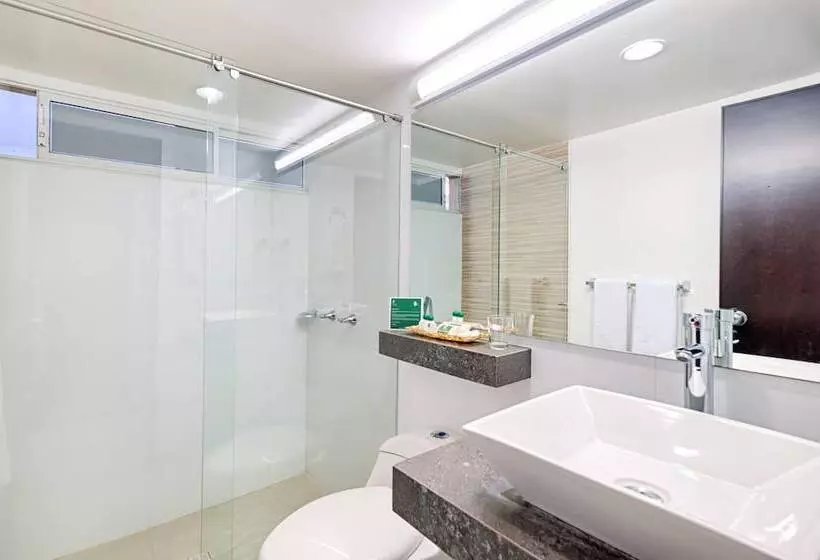 اتاق استاندارد سه نفره, Arizona Suites Cucuta