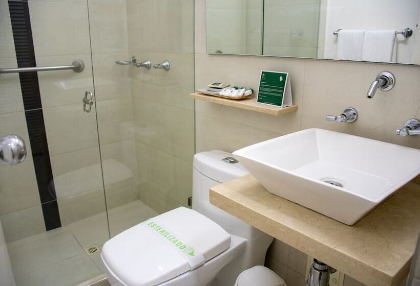 Номер Стандарт Трехместный, Arizona Suites Cucuta