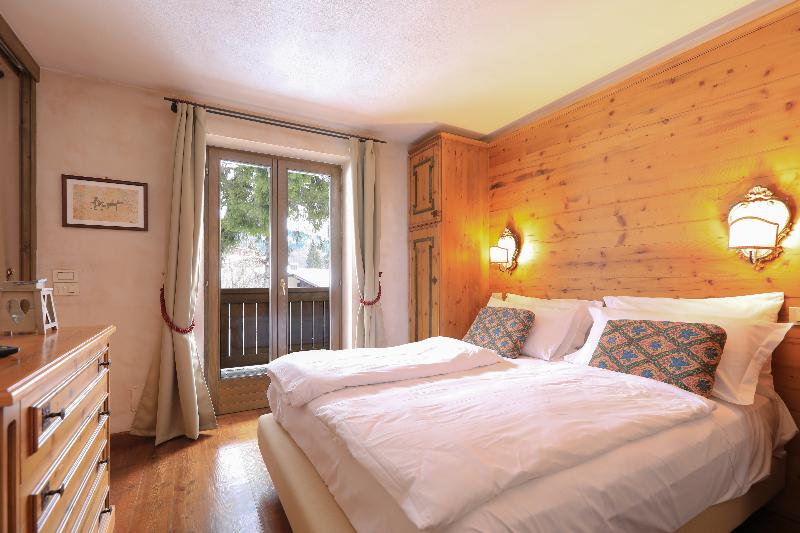 اتاق لوکس, Atlantic Hamburg, Autograph Collection