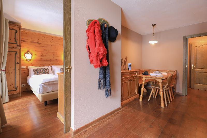 اتاق لوکس, Atlantic Hamburg, Autograph Collection