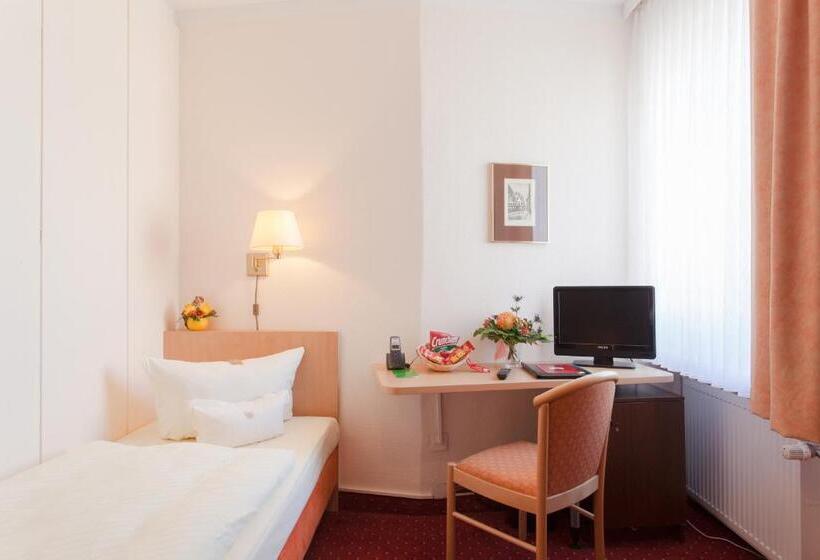 اتاق استاندارد یک نفره, Benn