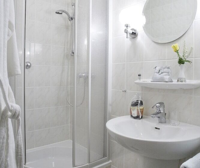 اتاق استاندارد, Benn