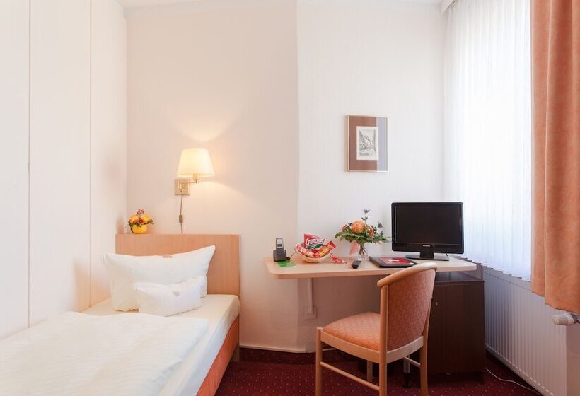 اتاق استاندارد یک نفره, Benn