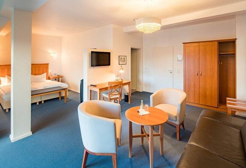 سوییت جونیور, Brandies An Der Messe