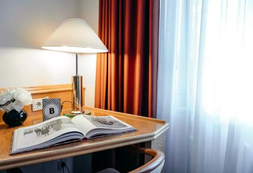 Economy Room, Bristol Berlin