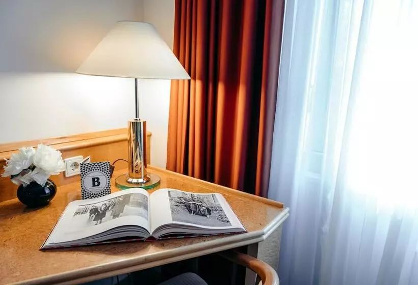 Economy Room, Bristol Berlin
