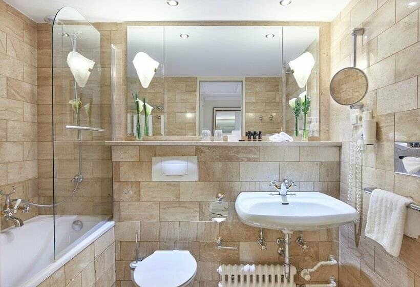 Economy Zimmer, Bristol Berlin