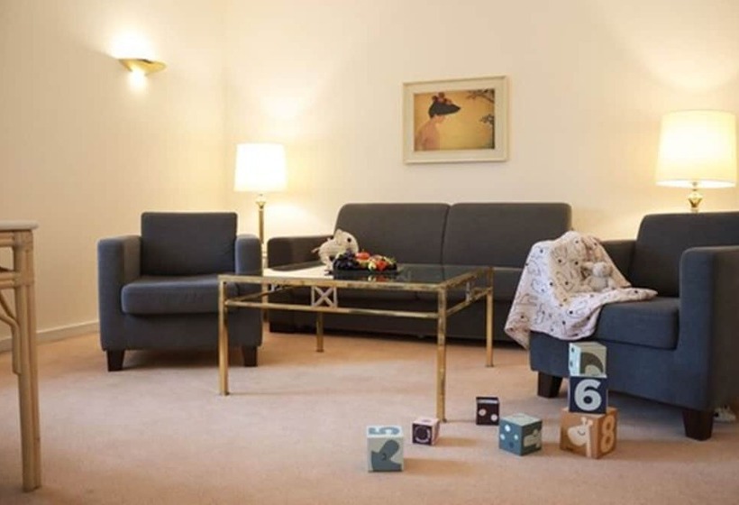 Familienzimmer, Bristol Berlin