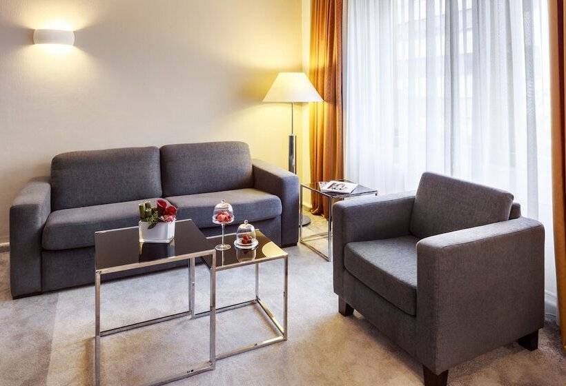 سوییت جونیور, Bristol Berlin