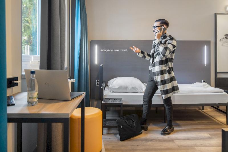 اتاق اکونومی, Bristol Berlin