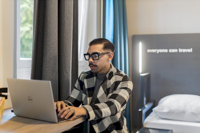 اتاق اکونومی, Bristol Berlin