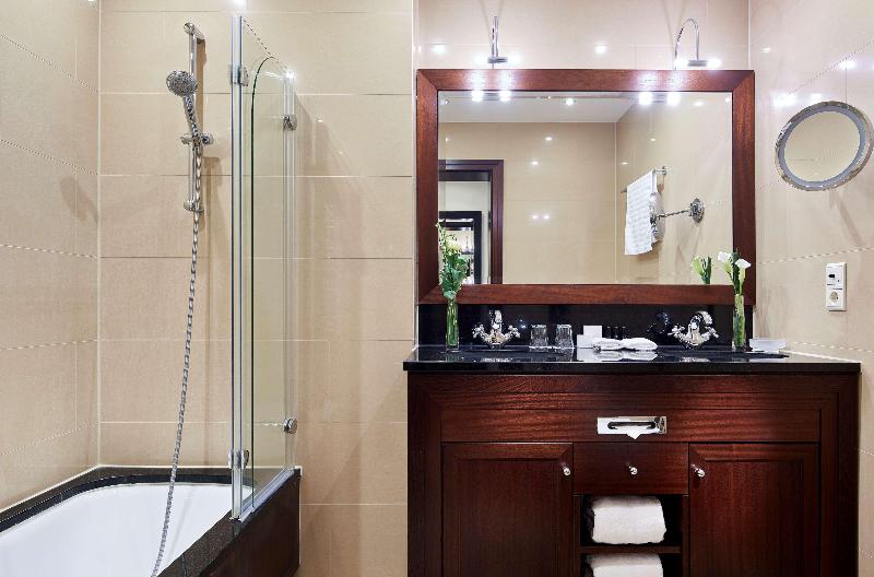 اتاق اجرایی, Bristol Berlin