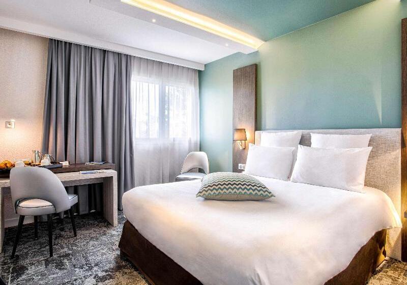 اتاق خانوادگی, Bristol Berlin