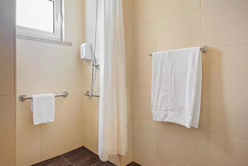 Deluxe Zimmer, Bristol Berlin