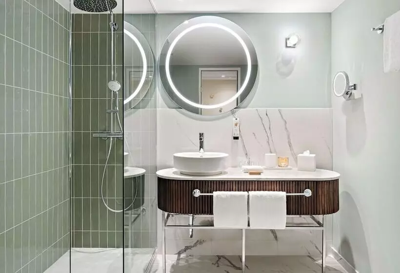 Deluxe Zimmer, Bristol Berlin