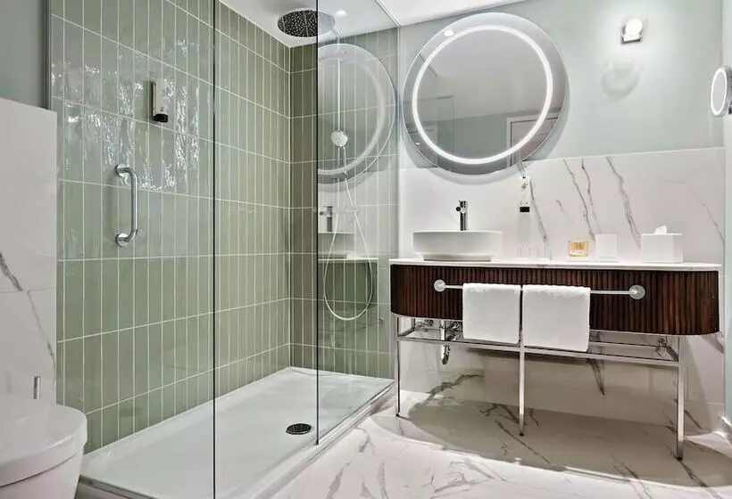 Deluxe Zimmer, Bristol Berlin