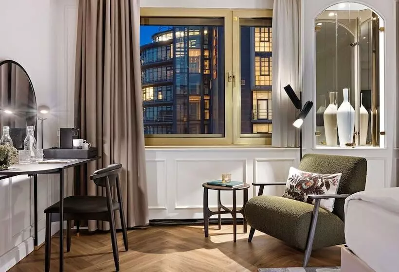 Deluxe Zimmer, Bristol Berlin