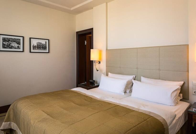 سوییت, Bristol Berlin