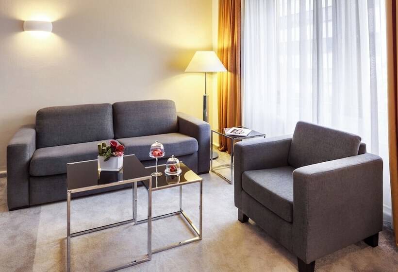 Suite, Bristol Berlin