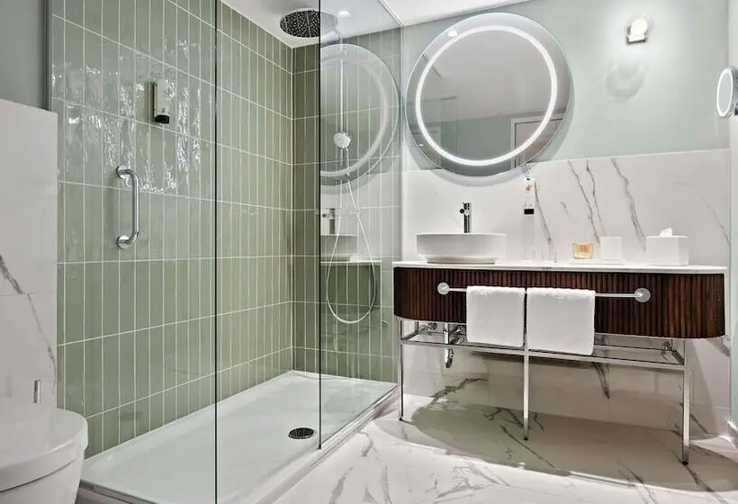 Deluxe Zimmer, Bristol Berlin