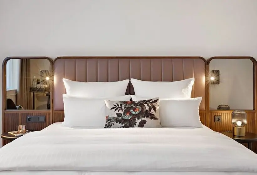 Deluxe Zimmer, Bristol Berlin