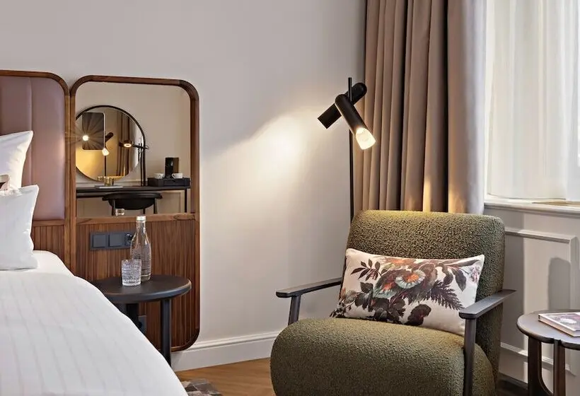 Deluxe Zimmer, Bristol Berlin