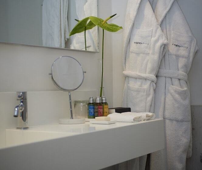 オーシャンビュースタンダードルーム, Capo Bay