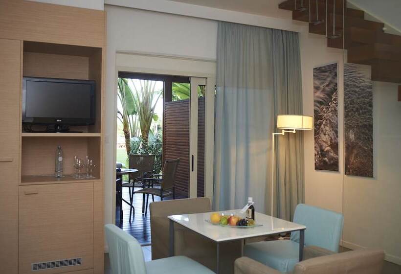 جناح دوبلكس, Capo Bay