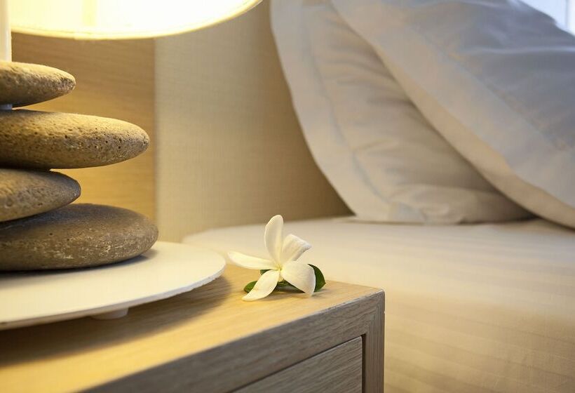 サイドオーシャンビューのトリプルルームスタンダード, Capo Bay