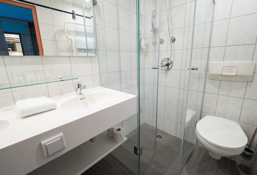 اتاق راحتی سه تخته, Plaza Inn Berlin Charlottenburg