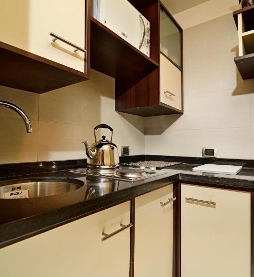 شقة غرفة واحدة, Gran Palace