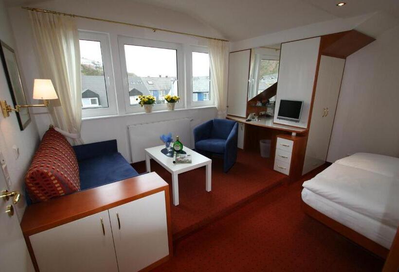 スタンダードインサイドビュールーム, Hanseat