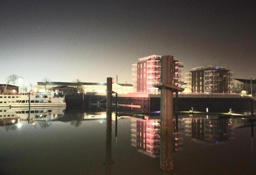 اتاق استاندارد چهار تخته, Hohenzollernhof