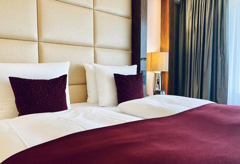 اتاق کلاس بیزنس, Palace Berlin