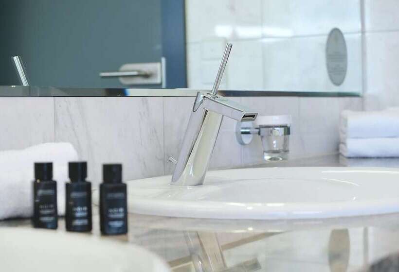 سوئیت کلاب, Palace Berlin