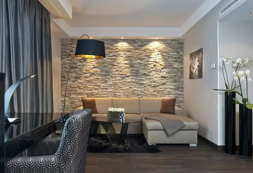 Club Junior Suite, Palace Berlin
