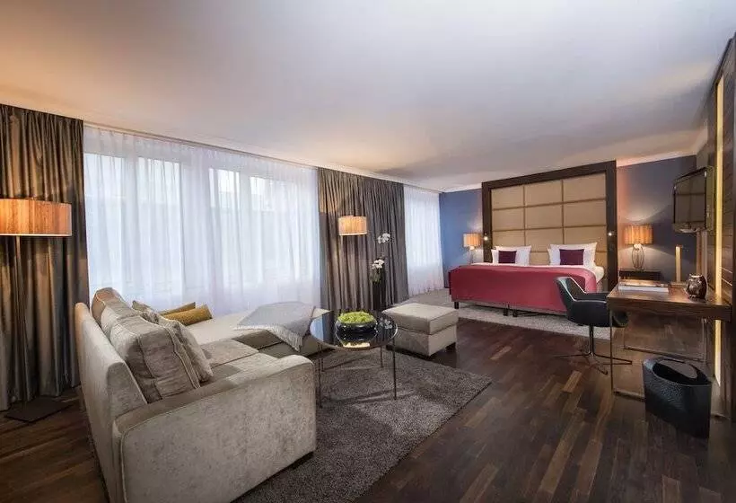Club Junior Suite, Palace Berlin