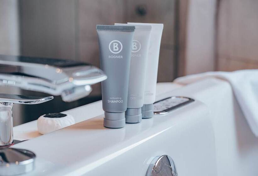 سوئیت سینیور, Palace Berlin