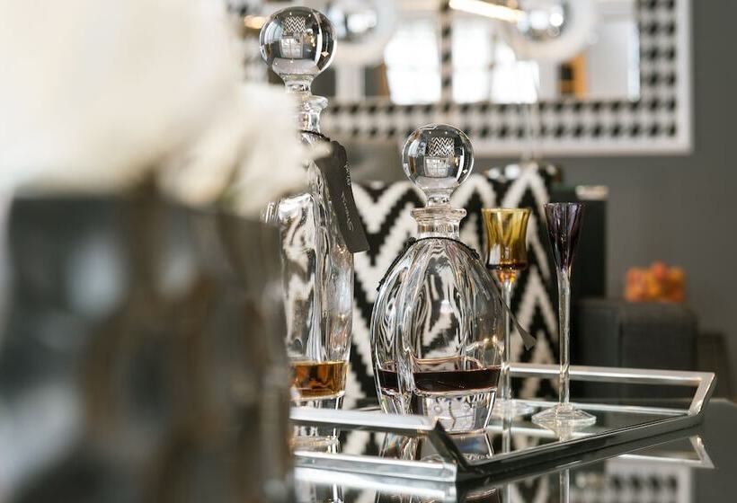 سوئیت سینیور, Palace Berlin