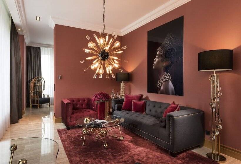 سوئیت سینیور, Palace Berlin