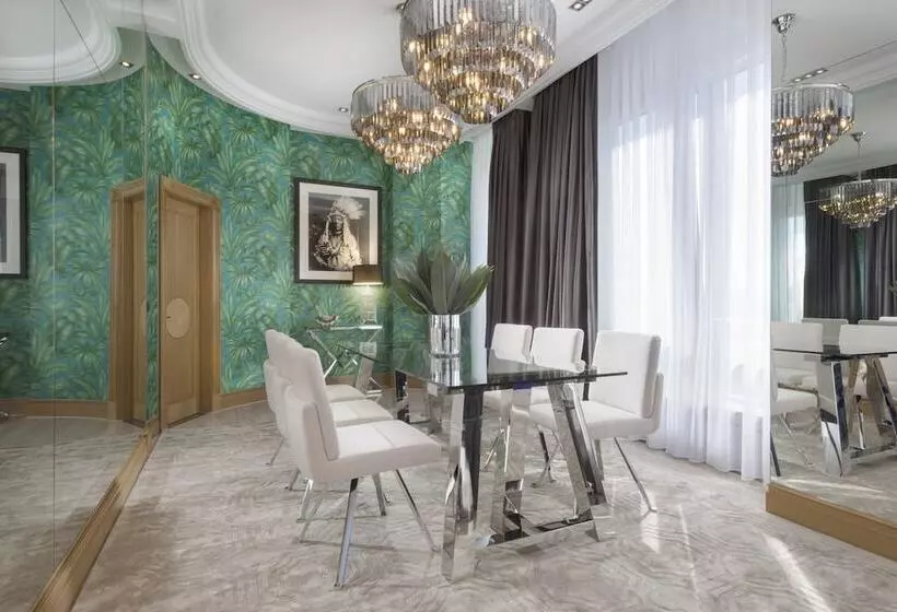 Königs Suite, Palace Berlin
